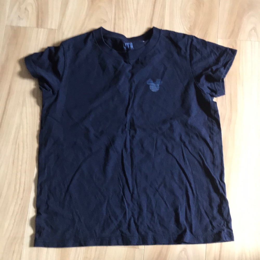 3/$25 UT Disney Mickey tee M